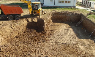 Рытье котлованов под фундамент в Майкопе – цена от 2609 руб. за м3 | 2Землекопа-Мкп