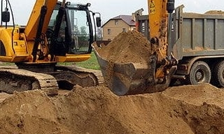 Выкопать яму экскаватором в Майкопе от 940 руб. - 2Землекопа-Мкп 
